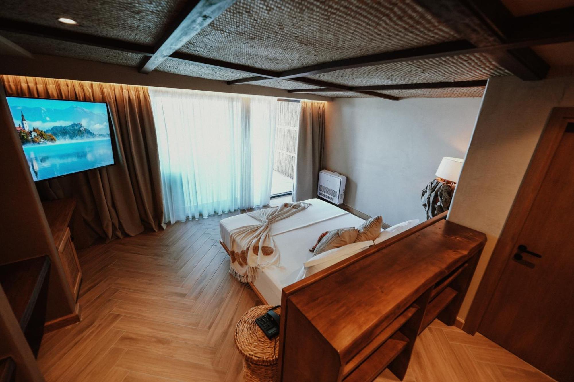 Lost Seaside Hotel Saranda Dış mekan fotoğraf